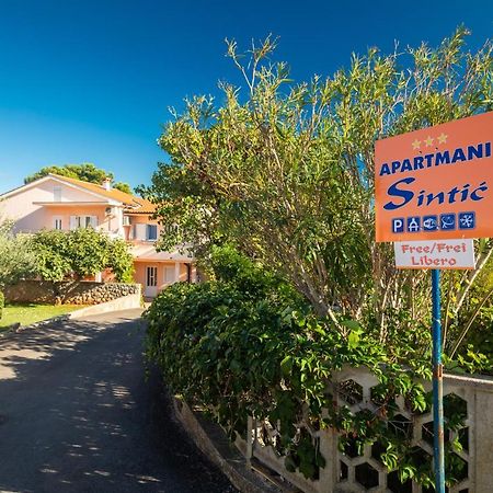 1-Bedroom Apartment In Krk - Steps From The Beach! Krk Town Eksteriør billede