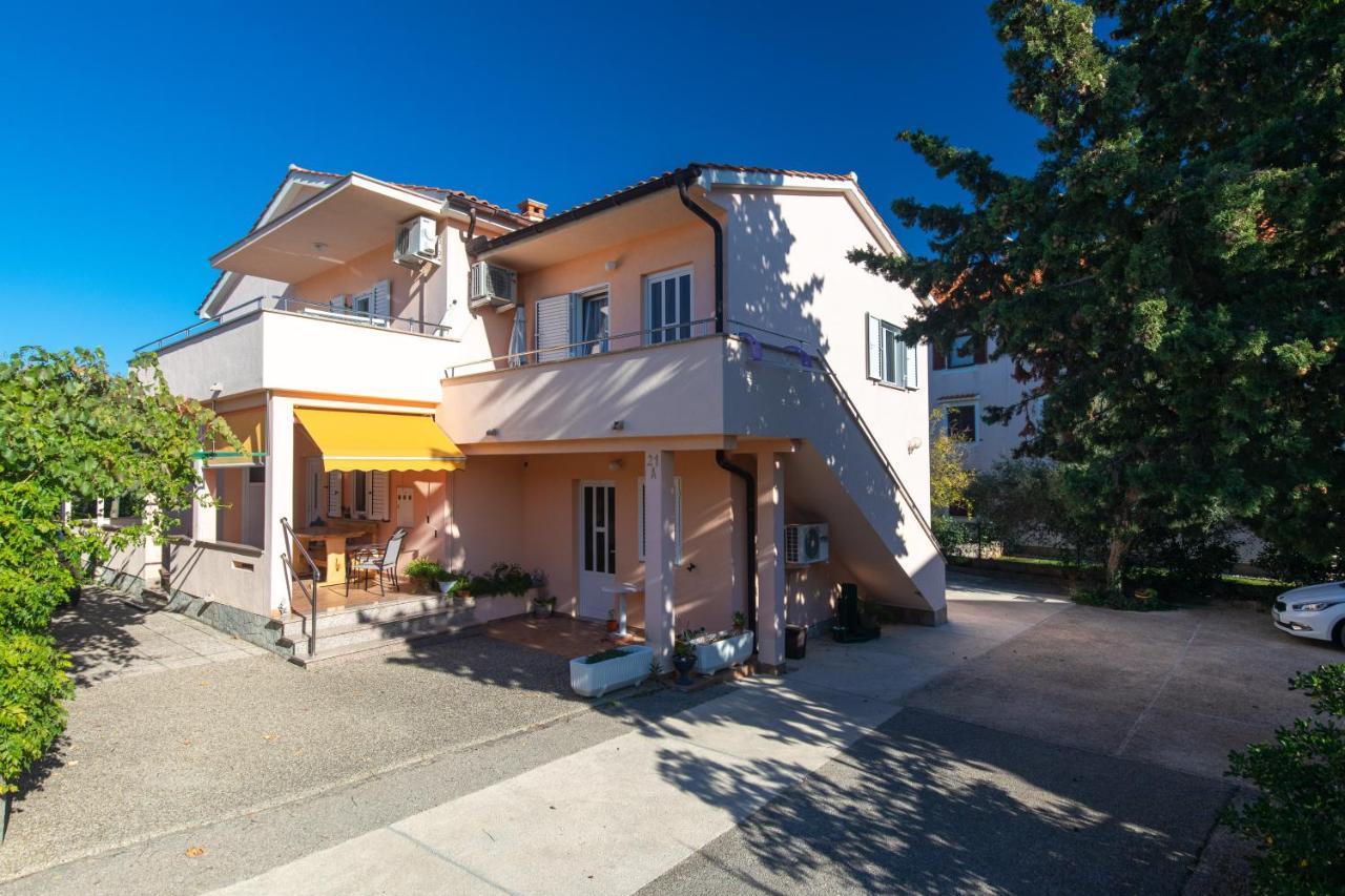 1-Bedroom Apartment In Krk - Steps From The Beach! Krk Town Eksteriør billede