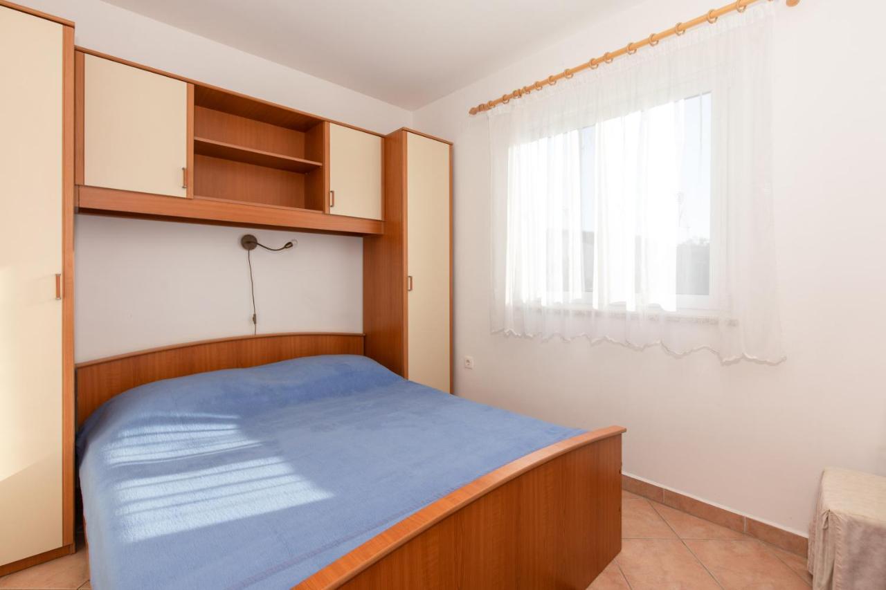 1-Bedroom Apartment In Krk - Steps From The Beach! Krk Town Eksteriør billede